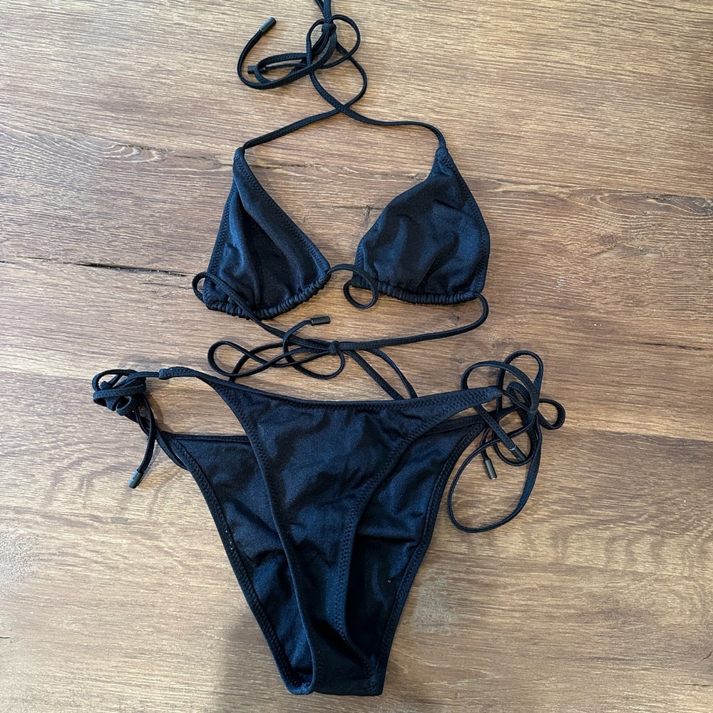 Black triangl bikini size small